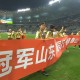  波鸿球迷横幅抗议俱乐部管理层  